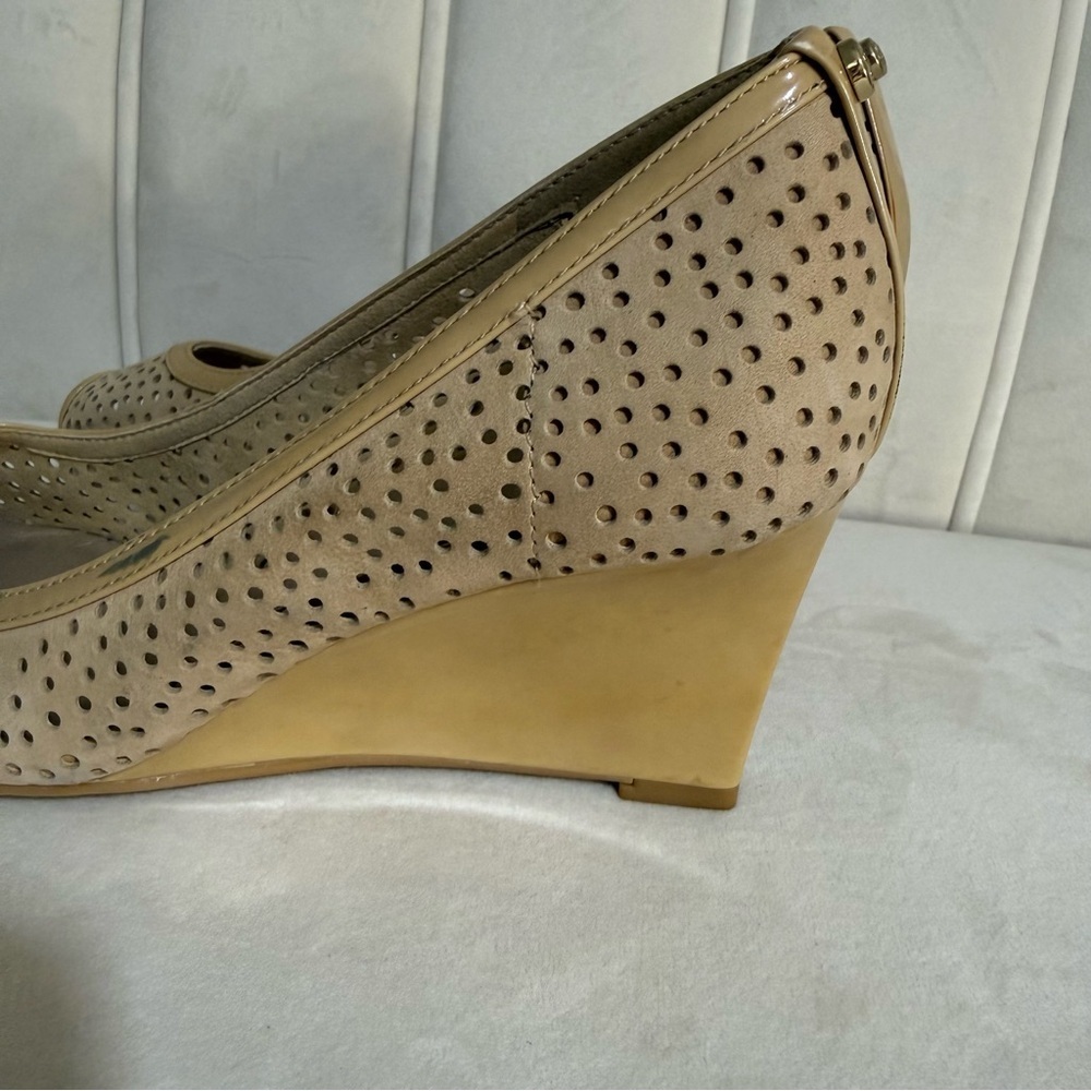 Stuart Weitzman Women’s Size 7.5 Perfecto Peep Toe Wedges - Picture 6 of 16
